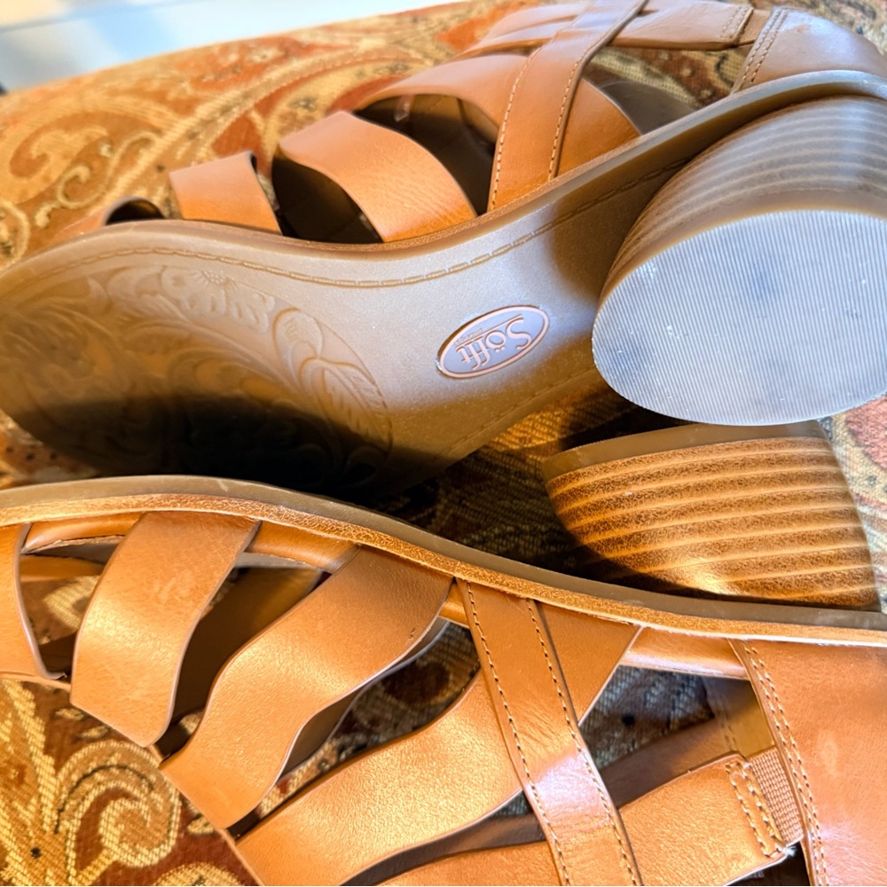 Sofft Zip back leather sandal. Size 9. EUC Only worn 1x. Wood heel. - Picture 6 of 14